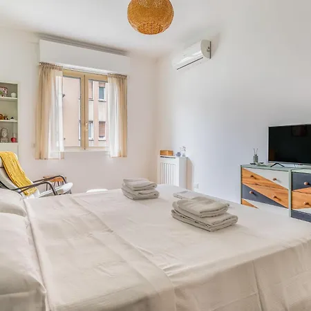 4 Pax Wi-fi Lorenteggio Διαμέρισμα *